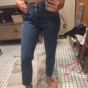 Size 26 mom jeans medium wash lightly worn